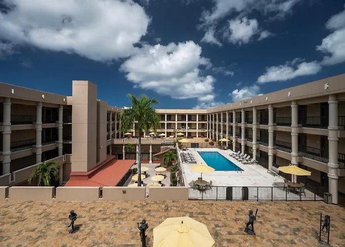 Windward Passage Hotel