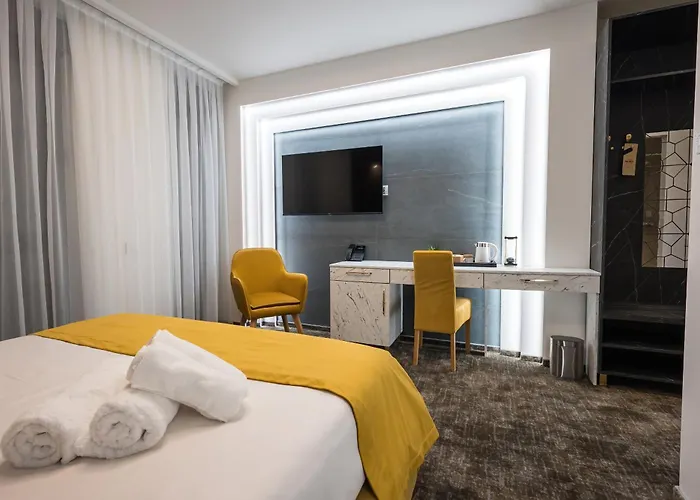 Alive Hotel