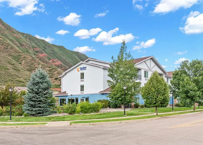 Comfort Inn & Suites Glenwood Springs On The River