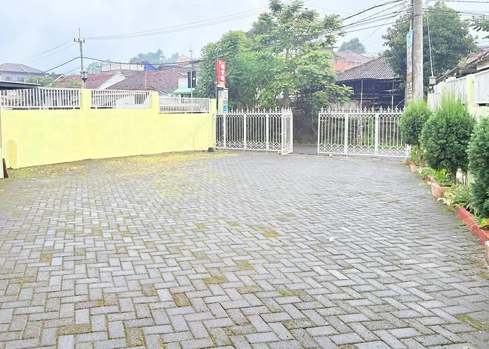 Reddoorz Syariah At Nusa Indah Near Bns