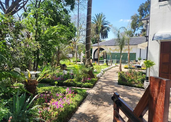 C'est La Vie Boutique Hotel