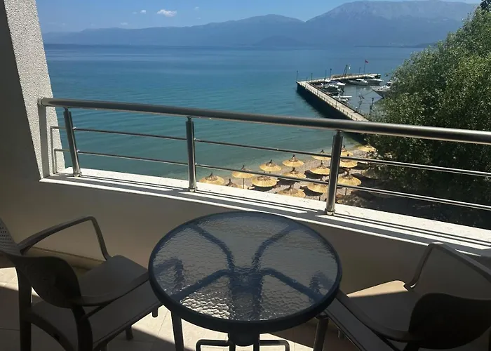 Hotel Demoli