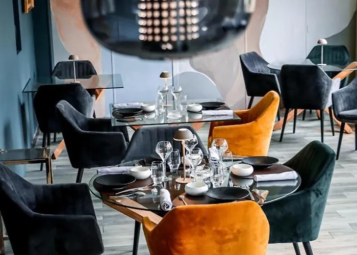 Logis Hotel Les Glycines