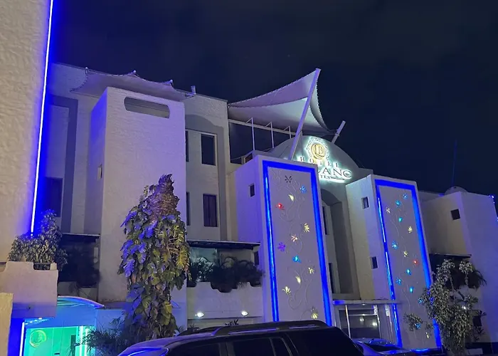 Hotel Leblanc Suites