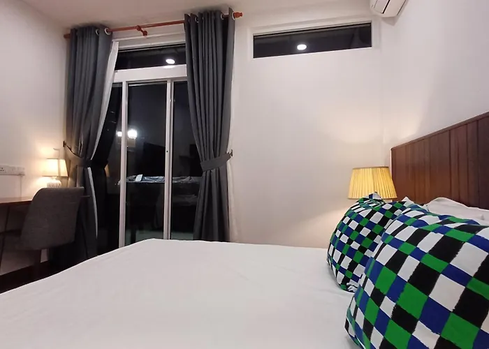 Sling & Stone Mountain Suites - Heritage House