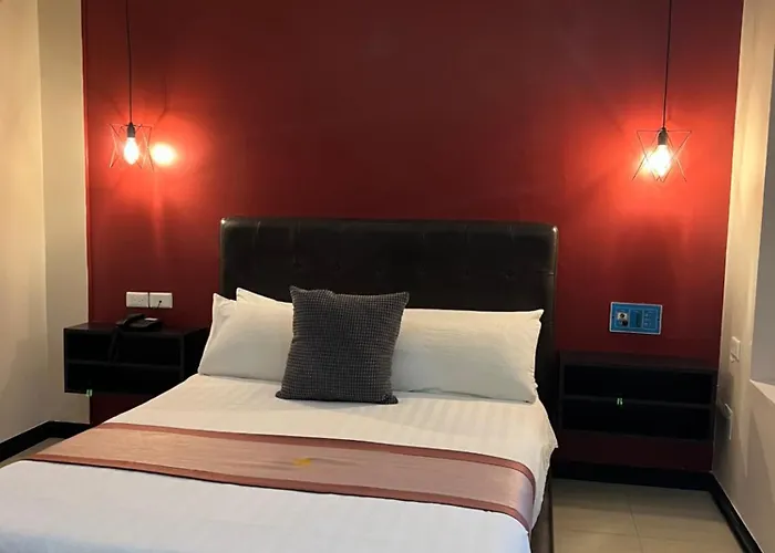 Hotel Leblanc Suites