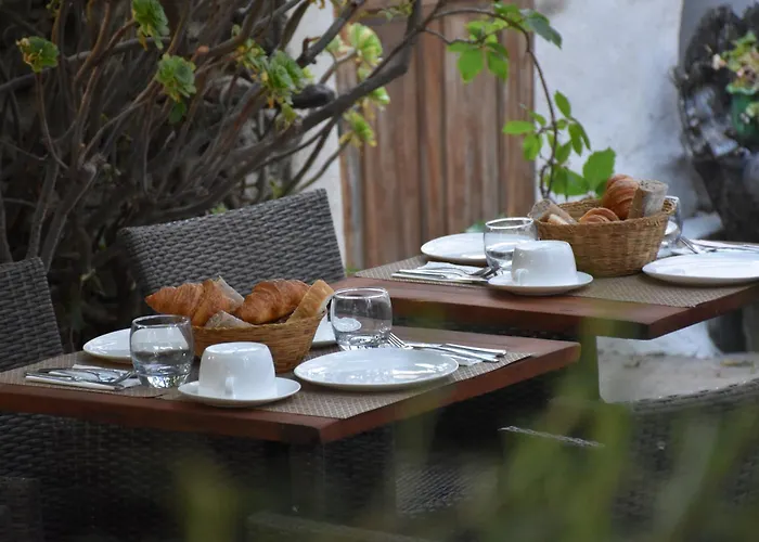 Hôtel Restaurant Petra Cinta