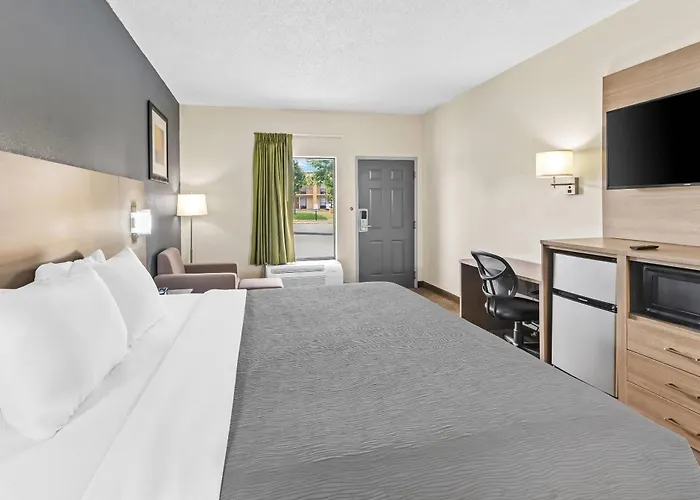 Quality Inn Oak Grove Fort Campbell