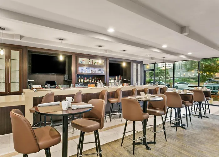Sonesta Hotel Baltimore Inner Harbor
