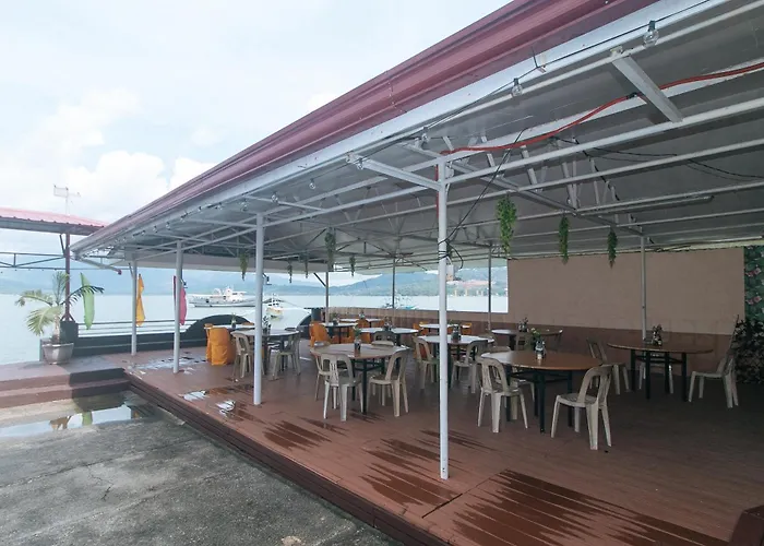 RedDoorz Plus @ Seaborne Hotel Subic Zambales