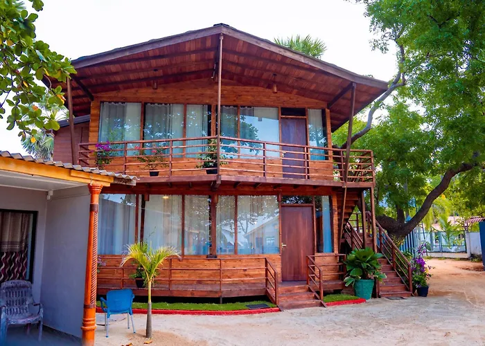 Golden Beach Hotel & Restaurant