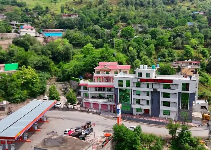 Roost Hotel And Restaurant