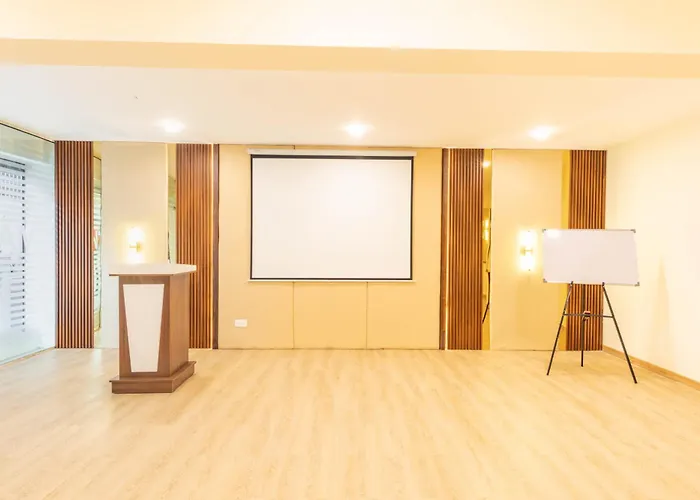 U By Z Hotels, Seshadripuram