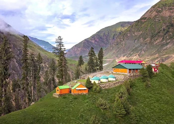 Roomy Mountain Top Resort, Batakundi