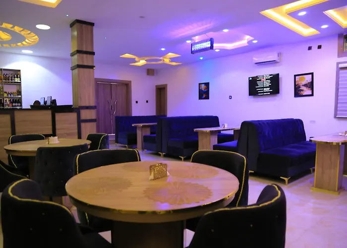 Triple J Universal Hotel And Suites