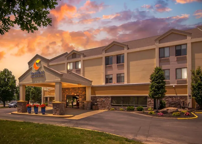 Comfort Inn & Suites Kansas City - Northeast