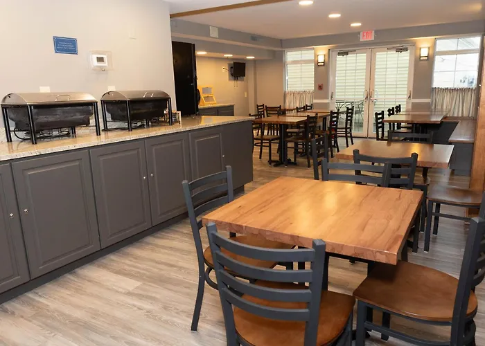 D. Hotel Suites & Spa Holyoke