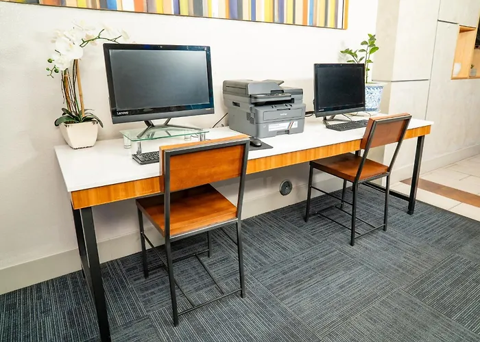 Holiday Inn Express Hotel & Suites Hesperia By Ihg