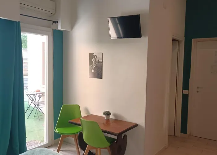 Lanzies Guesthouse Roma