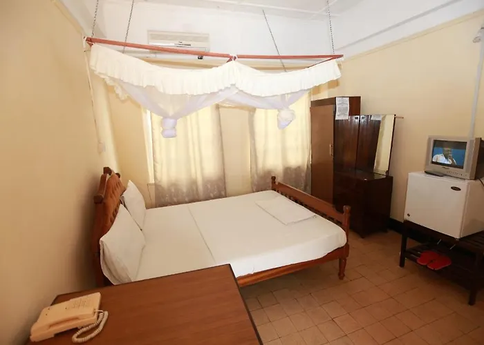 New Palm Tree Hotel
