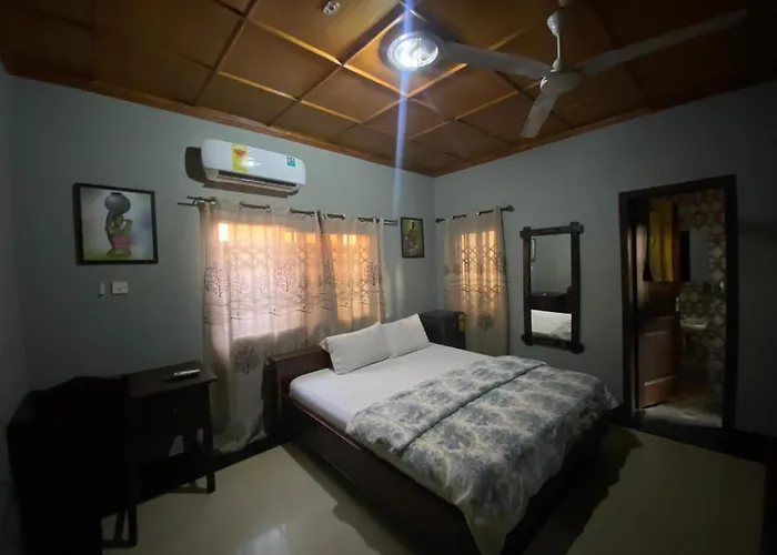 Peravic Lodge