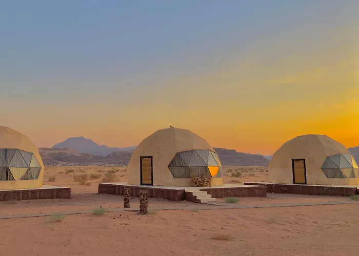 Wadi Rum Bubbles Luxury Camp