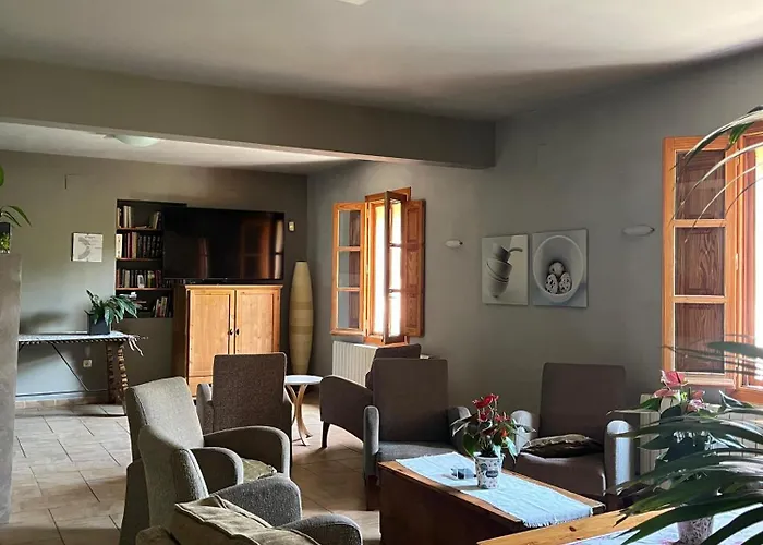 Novella Hotel - Restaurante De Muntanya