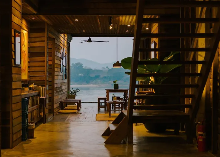 Suneta Hotel Chiangkhan Soi 6