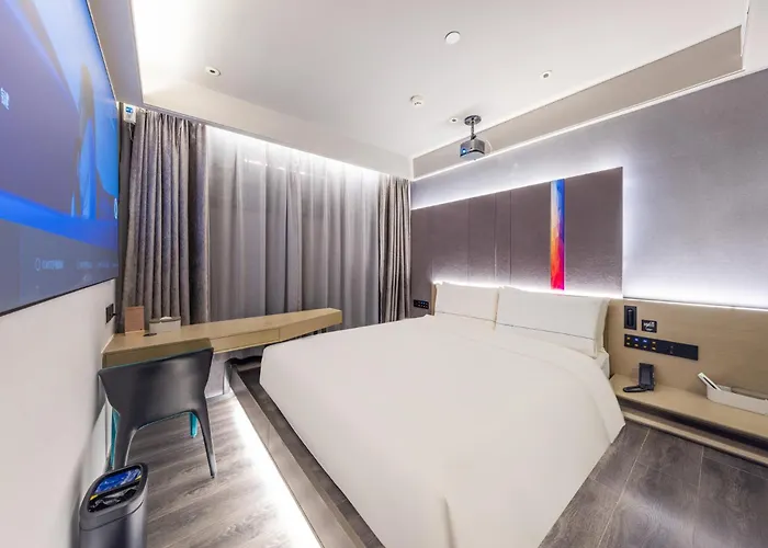 Atour X Hotel Lanzhou West Railway Station Wanhui Plaza
