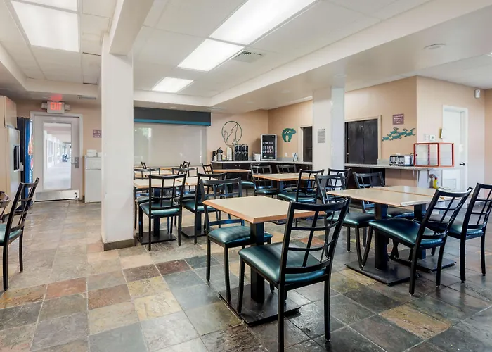 Turquoise Inn & Suites