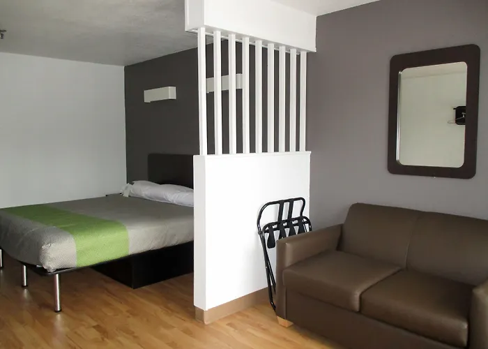 Motel 6-Alexandria, La - South