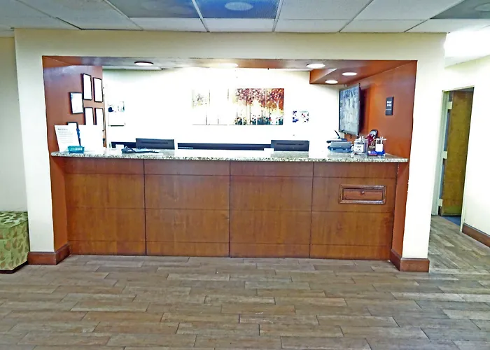 Home Town Inn & Suites