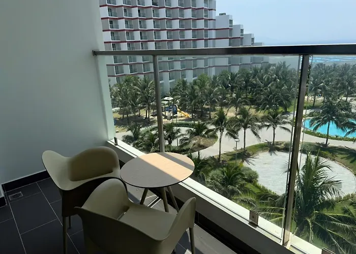 Arena Cam Ranh Seaview - Near Airport