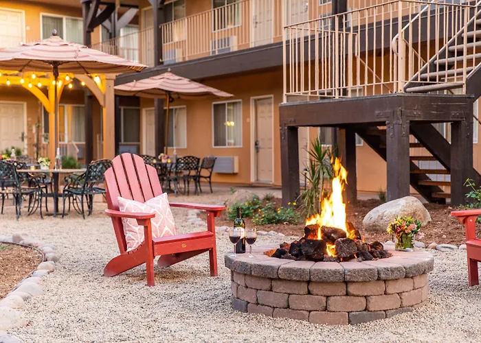 Ayres Lodge Alpine