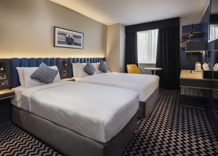 Academy Plaza Hotel