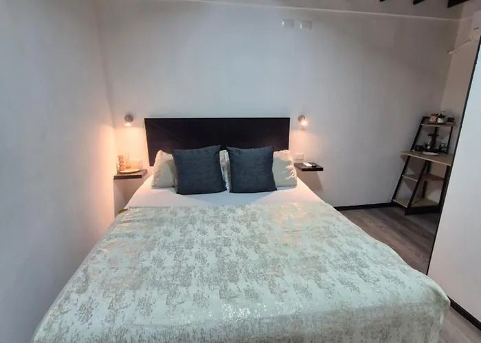 Bambu hostal - Alojamiento a pasos del mall y centro