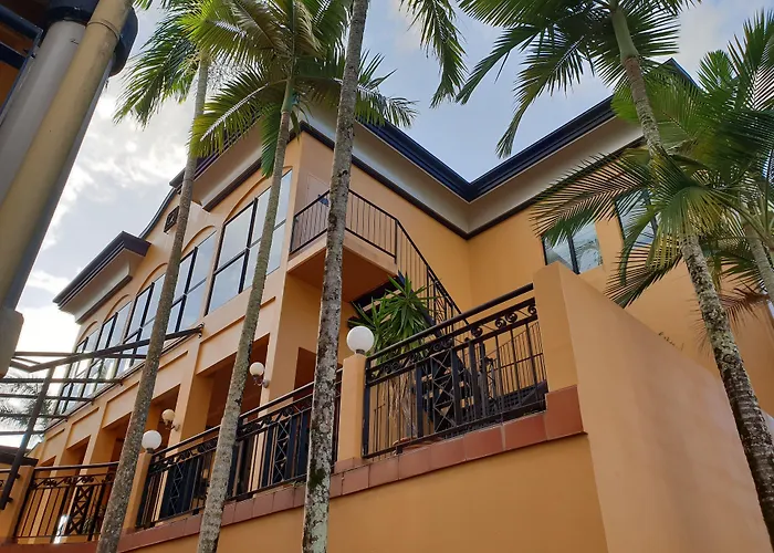 Palm Royale Cairns Hotel