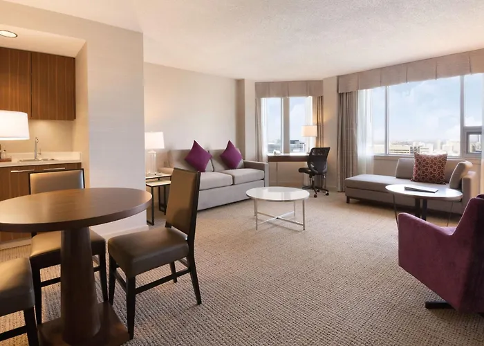 Coast Edmonton Plaza Hotel By Apa