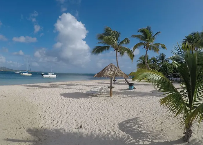 Hotel On The Cay
