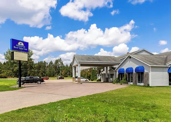Americas Best Value Inn & Suites - Tahquamenon Country
