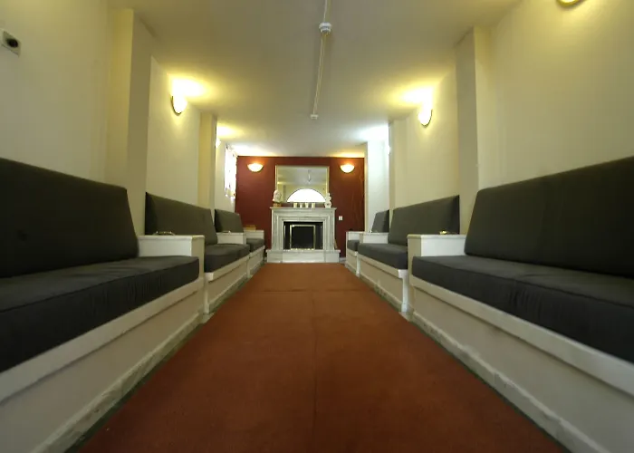 Ilis Hotel