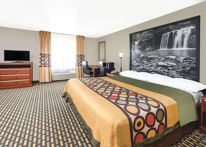 Super 8 By Wyndham Bolivar