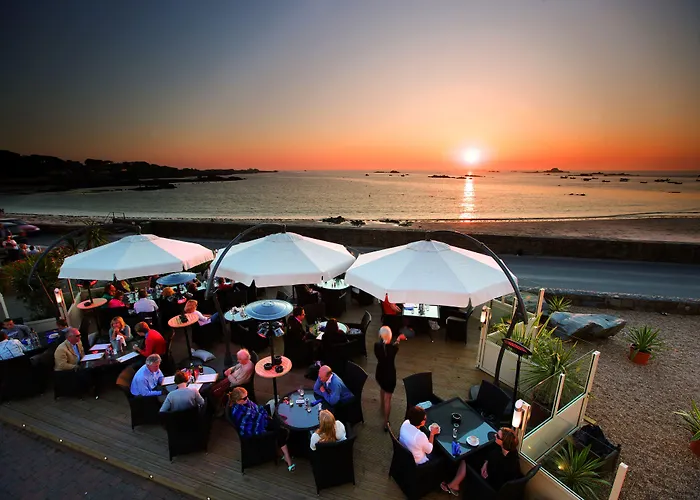 Cobo Bay Hotel