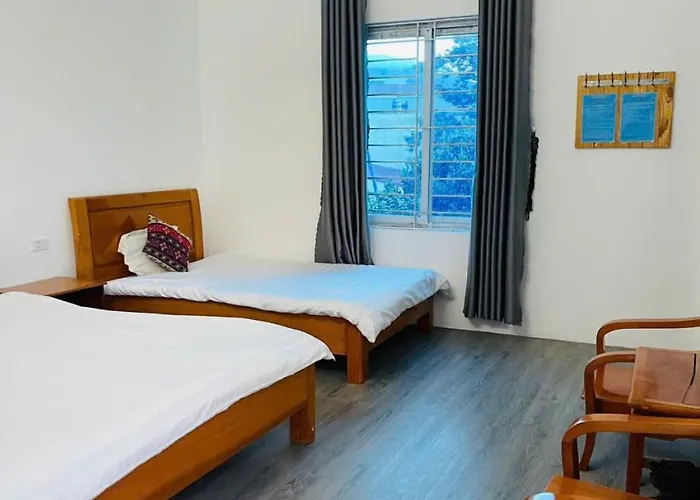 Moon Hotel ,Taxi ,Trek & Spa