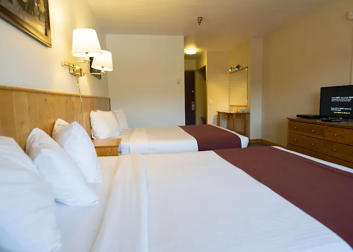 Canadas Best Value Inn- Riverview Hotel