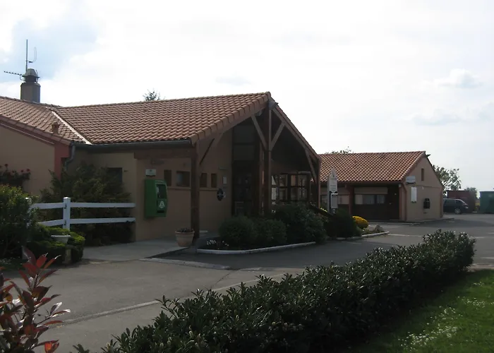 Campanile NATURE - Niort Est La Crèche