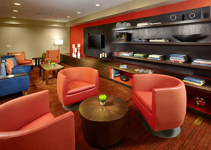 Courtyard By Marriott Akron Stow