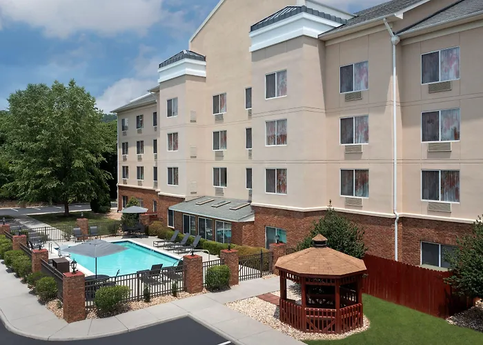 Fairfield By Marriott Inn & Suites Roanoke Hollins I-81