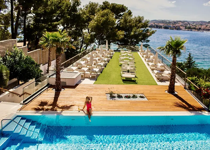 Hotel Eden Podstrana