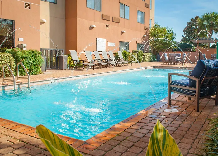 Courtyard By Marriott Pensacola Downtown